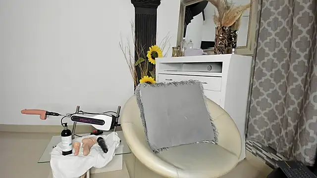 Snapshot of Lissa_Brow chatting on September 25, 2025, 2:28 am Lissa Brow online show from September 25, 2025, 2:28 am