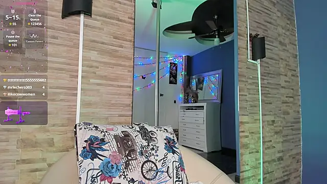 Snapshot of Lissa_Brow chatting on February 5, 2025, 5:20 am Lissa Brow online show from February 5, 2025, 5:20 am