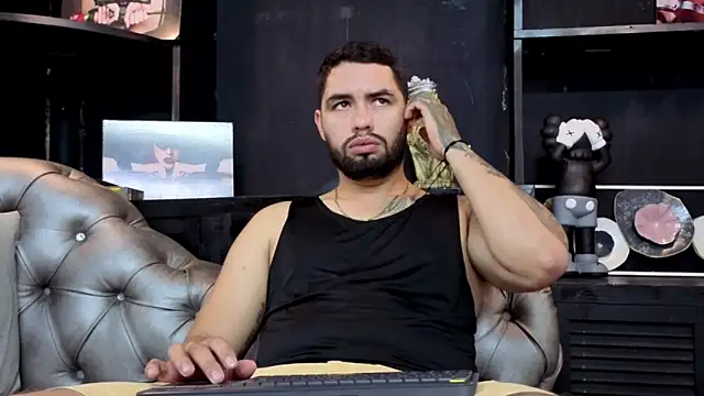 Snapshot of matteosantos chatting on October 10, 2025, 12:39 pm matteosantos online show from October 10, 2025, 12:39 pm