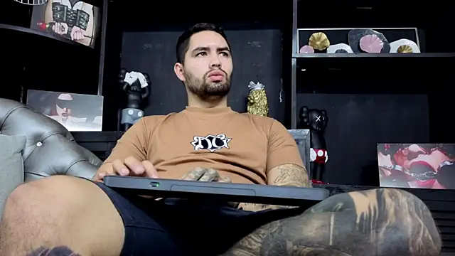 Snapshot of matteosantos chatting on November 8, 2025, 11:36 am matteosantos online show from November 8, 2025, 11:36 am