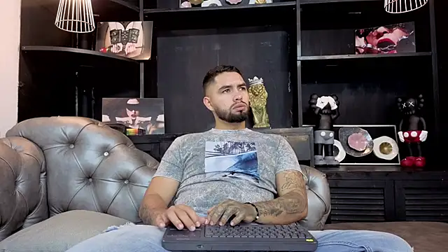 Snapshot of matteosantos chatting on October 15, 2025, 11:51 am matteosantos online show from October 15, 2025, 11:51 am