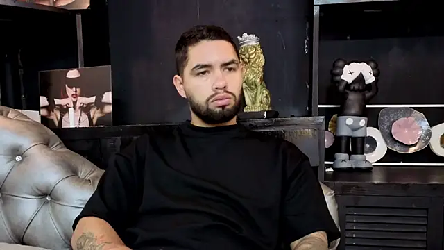 Snapshot of matteosantos chatting on October 12, 2025, 11:33 am matteosantos online show from October 12, 2025, 11:33 am