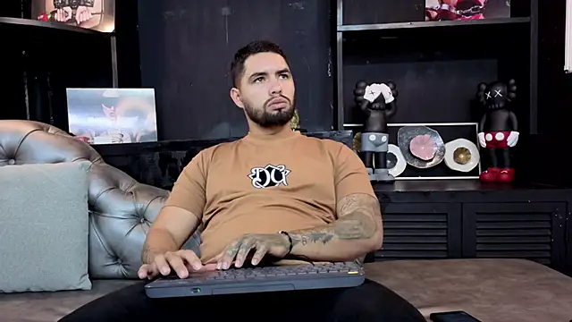 Snapshot of matteosantos chatting on October 8, 2025, 11:45 am matteosantos online show from October 8, 2025, 11:45 am