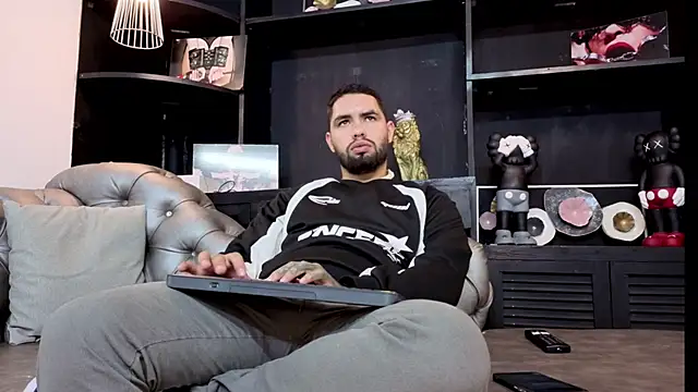 Snapshot of matteosantos chatting on October 9, 2025, 11:33 am matteosantos online show from October 9, 2025, 11:33 am