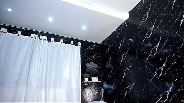 junaiker roa online show from November 20, 2025, 2:07 pm