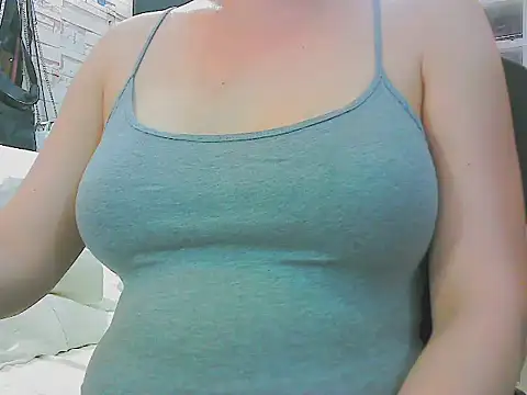 Snapshot of keepmepregnantT chatting on July 9, 2026, 11:31 am keepmepregnantT online show from July 9, 2026, 11:31 am