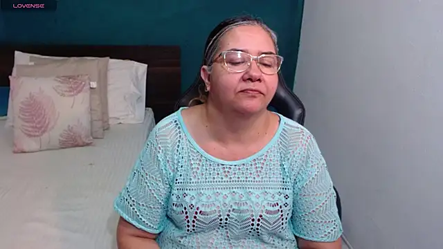 Snapshot of scaelettdubois chatting on February 10, 2026, 1:15 am scaelettdubois online show from February 10, 2026, 1:15 am