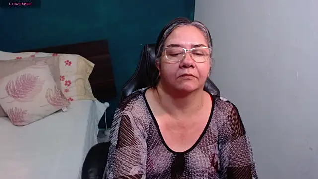 Snapshot of scaelettdubois chatting on March 26, 2026, 2:32 am scaelettdubois online show from March 26, 2026, 2:32 am