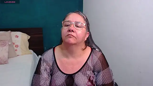 Snapshot of scaelettdubois chatting on March 6, 2026, 12:49 am scaelettdubois online show from March 6, 2026, 12:49 am