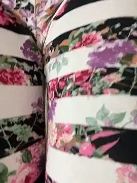 SHARONRodrig online show from October 20, 2025, 4:51 pm