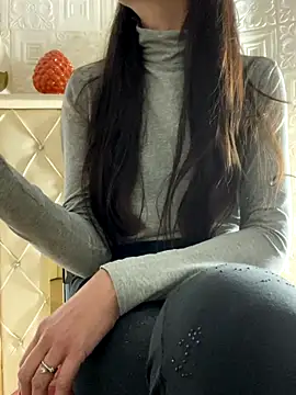 SHARONRodrig online show from October 19, 2025, 5:05 pm