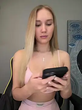 MariaTull online show from January 8, 2025, 6:52 pm