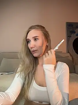 MariaTull online show from November 9, 2025, 6:23 pm