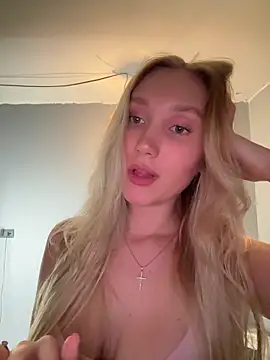 MariaTull online show from February 5, 2025, 6:48 pm