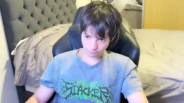 Snapshot of SasukeUhchiaa chatting on February 26, 2025, 1:11 pm SasukeUhchiaa online show from February 26, 2025, 1:11 pm