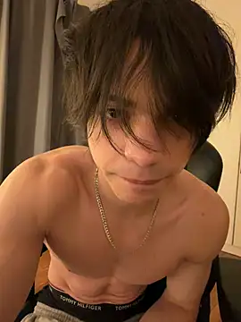 Snapshot of SasukeUhchiaa chatting on June 2, 2026, 11:05 pm SasukeUhchiaa online show from June 2, 2026, 11:05 pm