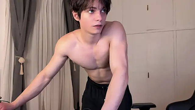 Snapshot of SasukeUhchiaa chatting on April 2, 2026, 10:38 pm SasukeUhchiaa online show from April 2, 2026, 10:38 pm