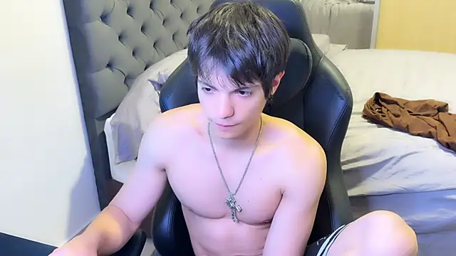 Snapshot of SasukeUhchiaa chatting on March 2, 2025, 11:39 pm SasukeUhchiaa online show from March 2, 2025, 11:39 pm