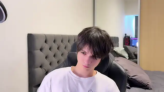 Snapshot of SasukeUhchiaa chatting on January 3, 2025, 10:19 pm SasukeUhchiaa online show from January 3, 2025, 10:19 pm