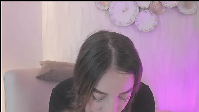 Meredit Lane online show from June 18, 2026, 6:57 pm