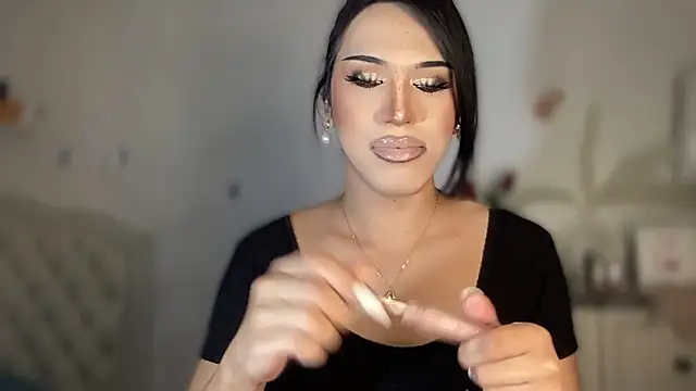 Snapshot of Ts_glamxxxx chatting on November 17, 2025, 3:43 am Ts glamxxxx online show from November 17, 2025, 3:43 am