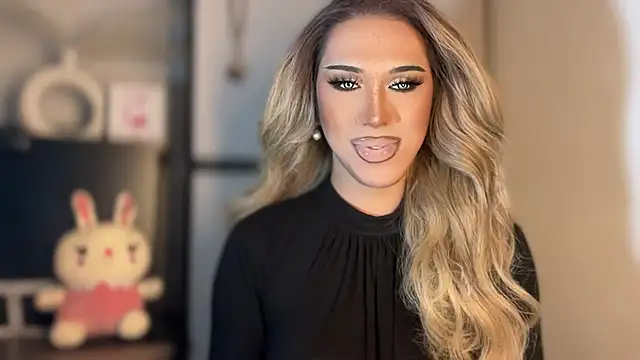 Snapshot of Ts_glamxxxx chatting on November 20, 2025, 12:11 am Ts glamxxxx online show from November 20, 2025, 12:11 am