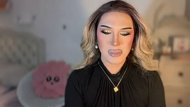 Snapshot of Ts_glamxxxx chatting on October 29, 2025, 12:09 am Ts glamxxxx online show from October 29, 2025, 12:09 am