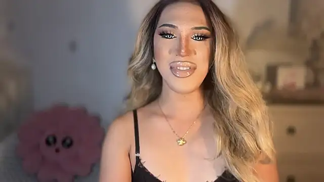 Snapshot of Ts_glamxxxx chatting on November 5, 2025, 9:12 am Ts glamxxxx online show from November 5, 2025, 9:12 am