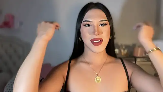 Snapshot of Ts_glamxxxx chatting on October 8, 2025, 12:01 am Ts glamxxxx online show from October 8, 2025, 12:01 am