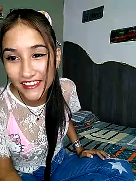 Little Naughty Nicole online show from April 14, 2026, 4:39 am