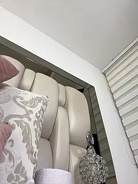 Snapshot of ALISSON_FOXXX1 chatting on February 5, 2026, 11:00 pm ALISSON FOXXX1 online show from February 5, 2026, 11:00 pm