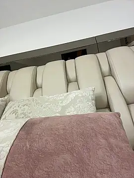 Snapshot of ALISSON_FOXXX1 chatting on March 6, 2026, 10:49 pm ALISSON FOXXX1 online show from March 6, 2026, 10:49 pm