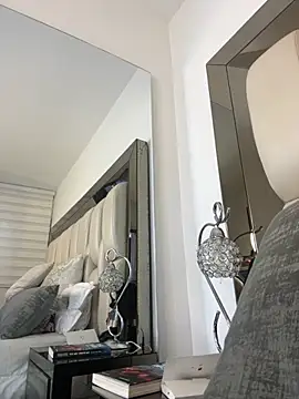 ALISSON FOXXX1 online show from October 9, 2025, 8:42 pm