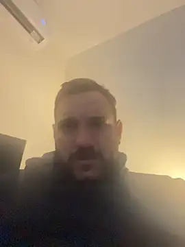 Snapshot of JonJ0 chatting on January 10, 2026, 3:35 am JonJ0 online show from January 10, 2026, 3:35 am