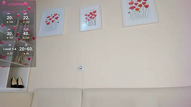 rosa mariposa  online show from March 4, 2025, 9:11 pm