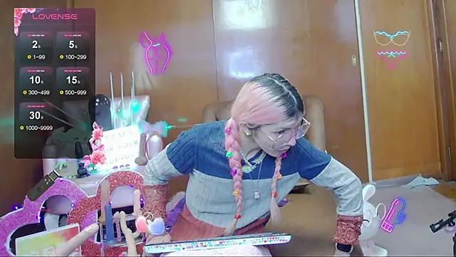 Snapshot of Skinygirl chatting on November 5, 2025, 10:13 pm Skinygirl online show from November 5, 2025, 10:13 pm