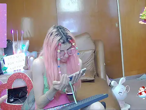 Snapshot of Skinygirl chatting on October 15, 2025, 12:09 am Skinygirl online show from October 15, 2025, 12:09 am