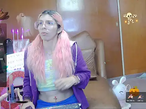 Snapshot of Skinygirl chatting on November 4, 2025, 10:57 pm Skinygirl online show from November 4, 2025, 10:57 pm