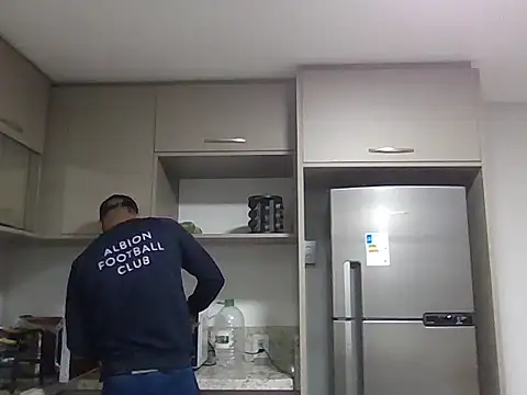 Juninho10c online show from November 18, 2025, 12:48 am