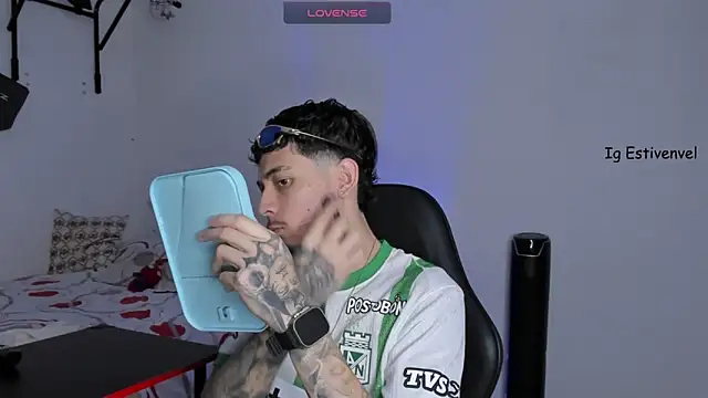 steve latin online show from October 27, 2025, 2:51 pm