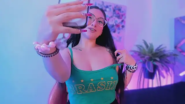 lucy neil online show from January 13, 2026, 2:37 am