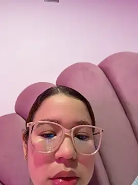 Snapshot of Lucyklein2022 chatting on July 18, 2026, 3:31 pm Lucyklein2022 online show from July 18, 2026, 3:31 pm