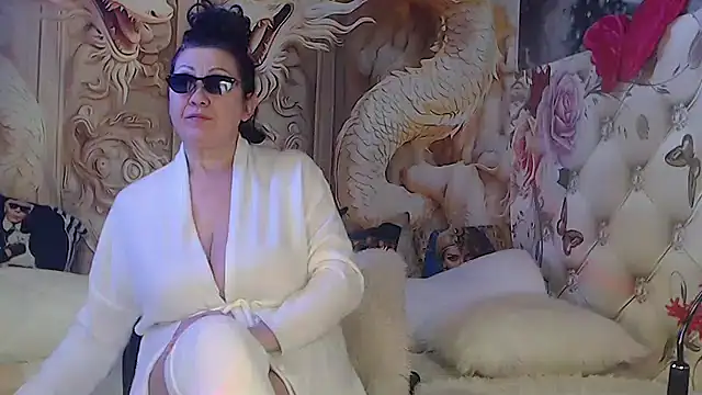 Snapshot of NightOrhideya chatting on February 11, 2026, 1:33 pm NightOrhideya online show from February 11, 2026, 1:33 pm