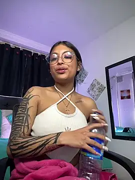 vaness weet online show from February 11, 2025, 5:18 pm