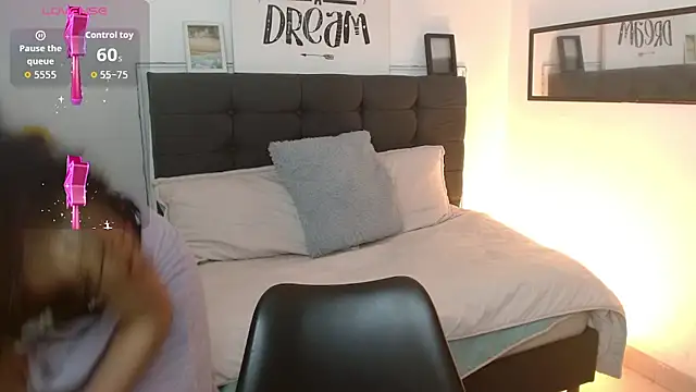 vaness weet online show from October 6, 2025, 9:43 am