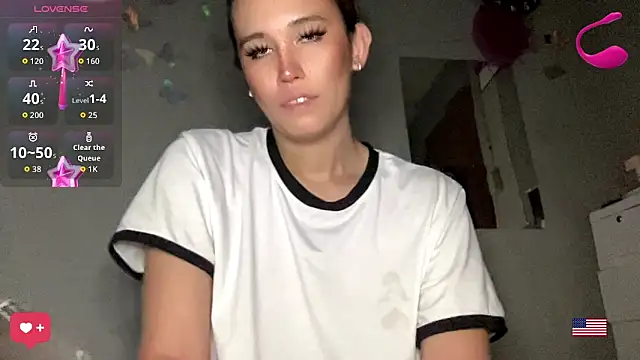 Snapshot of MeganTheRarest chatting on July 14, 2026, 2:16 am MeganTheRarest online show from July 14, 2026, 2:16 am