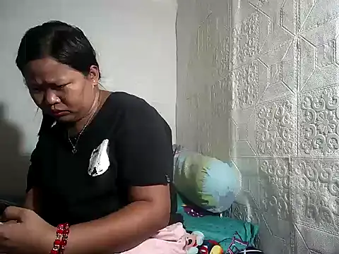 sweethotmom online show from November 27, 2025, 12:00 am