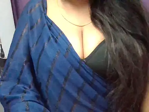 Roopshikha39 online show from November 14, 2025, 7:06 pm