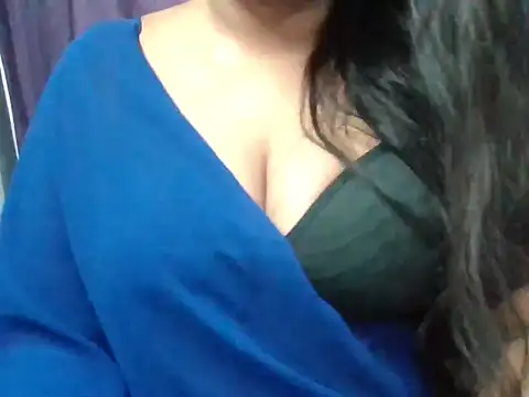 Roopshikha39 online show from June 7, 2026, 6:35 pm