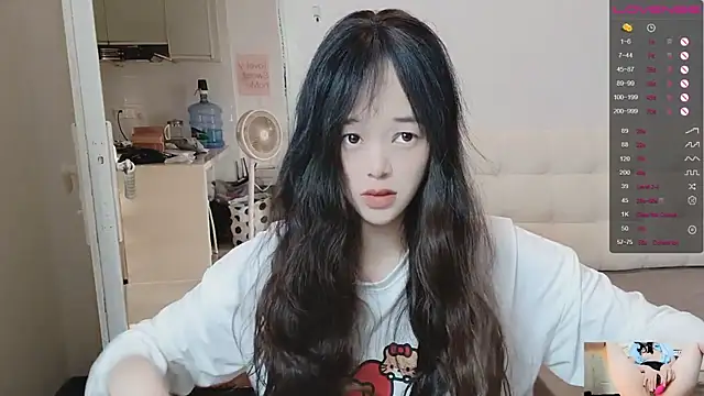 Snapshot of QiuPeiPeimmm chatting on December 15, 2025, 8:42 am QiuPeiPeimmm online show from December 15, 2025, 8:42 am